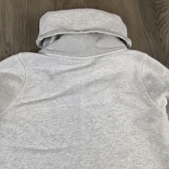 Lululemon Athletica Avenue Pullover Size 4 - Picture 9 of 10